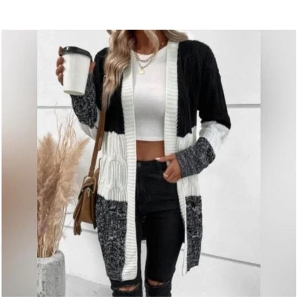 BEAUTIFUL Black and White Colorblock Knee Length Cardigan - Picture 3 of 6